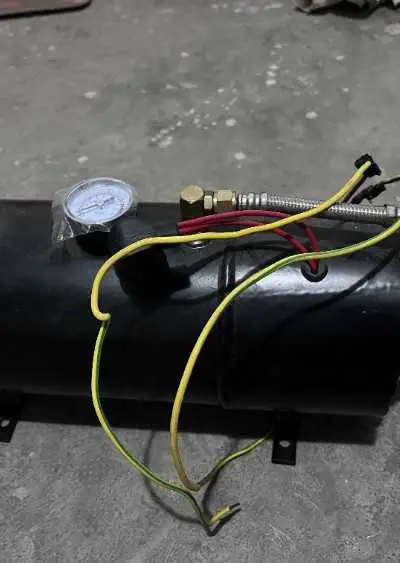 COMPRESSEUR 12V 3L POUR KLAXON À AIR