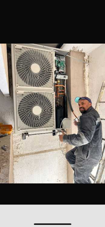 Installateur climatisation et réseau et caméra de