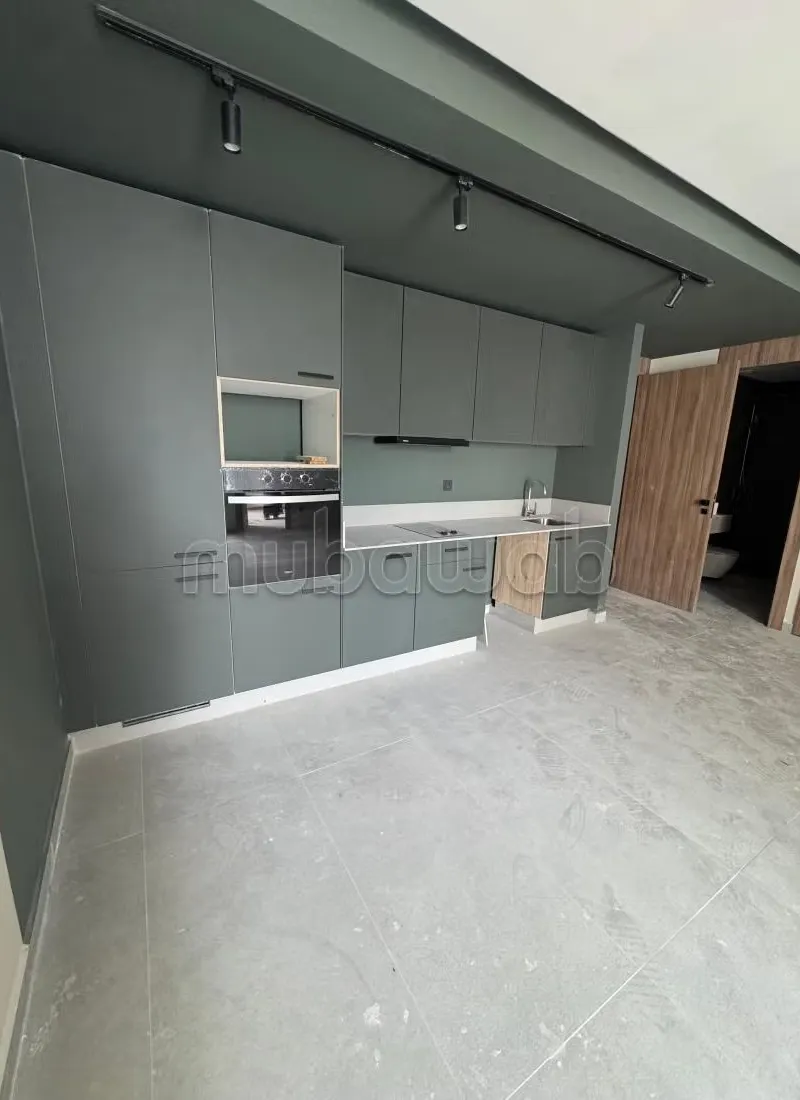 Appartement à l'achat à Casablanca Finance City. 1 chambre. Salon typique marocain, résidence sécurisée