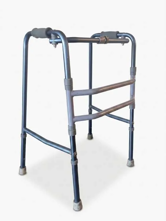 Déambulateur pliant/Marque Invacare/Bonne occasion