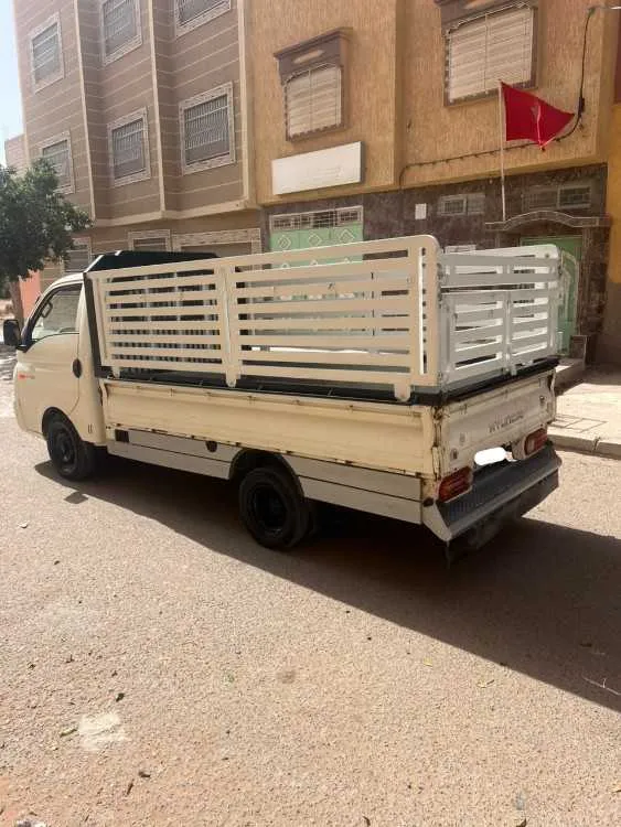 Hyundai h100 à louer