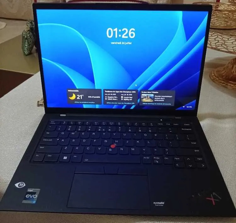 Lenovo ThinkPad X1 Carbon Gen 10 - Core i7 - RAM 3