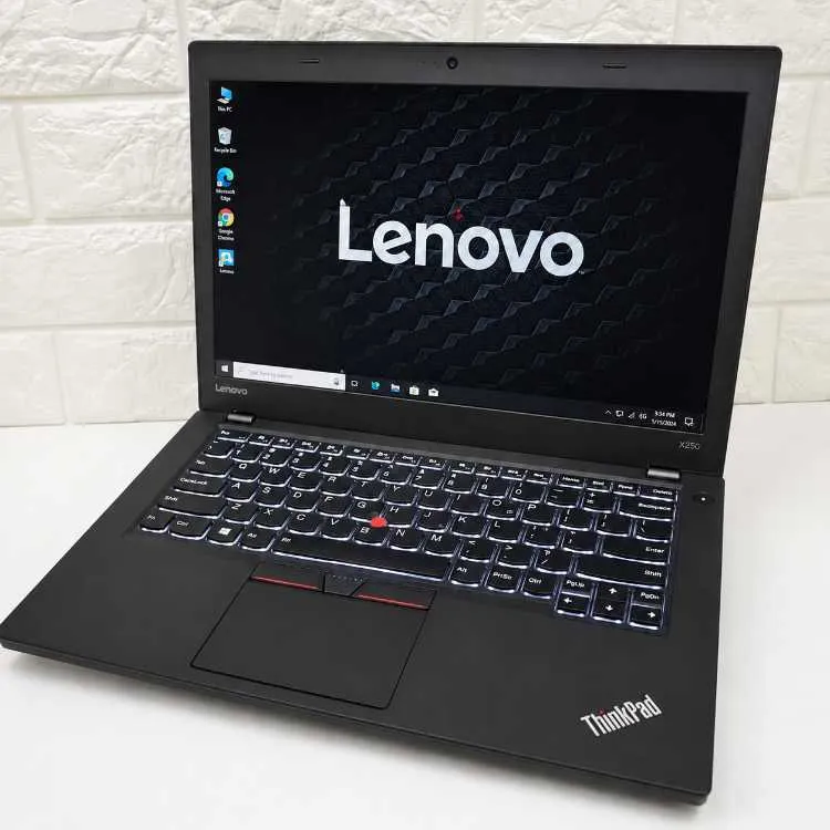 Lenovo i7 ram 8 disc ssd batterie 6h