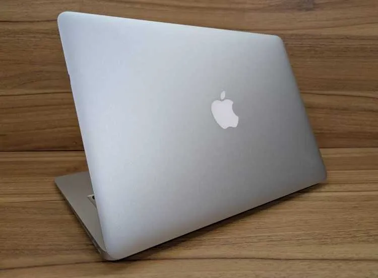 MacBook Slime air disc SSD Bon état