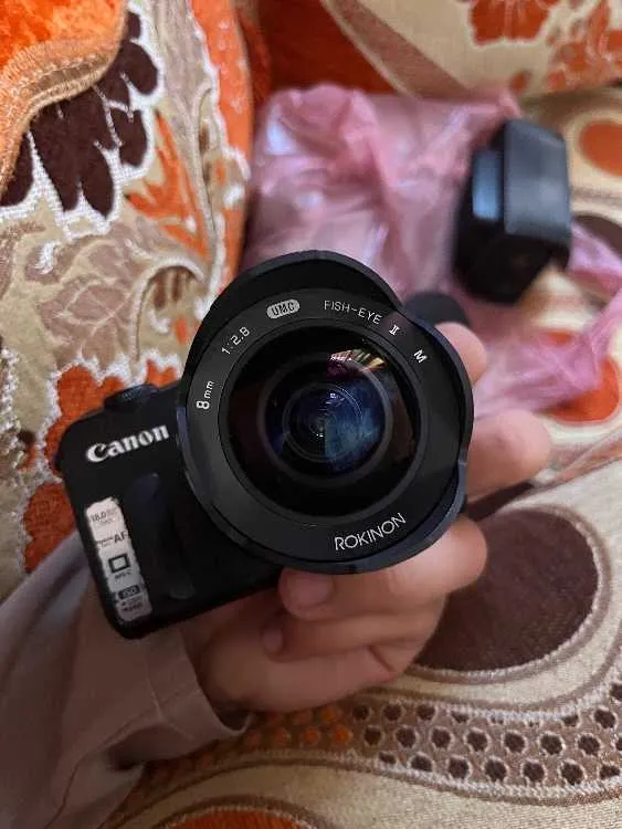 Canon eos m