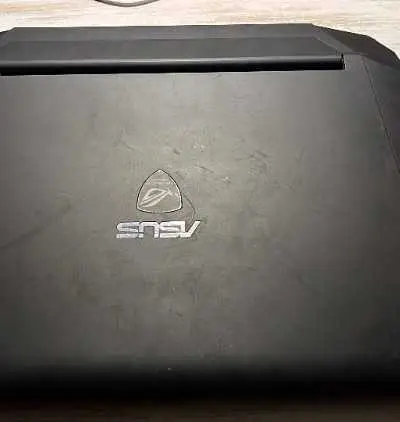 Acer Predator 17 X (Modèle GX-792-72U8 / MFG Date