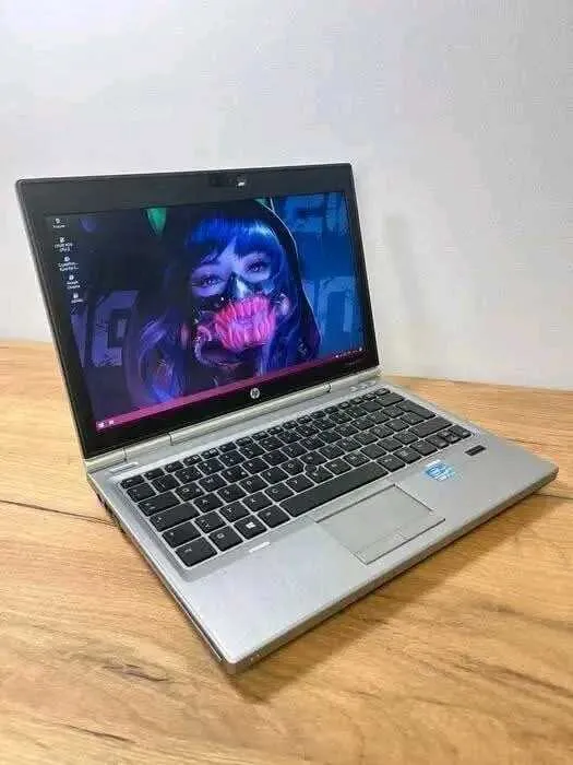 Hp i7 Elitbook professionnel Ram 8 disc SSD