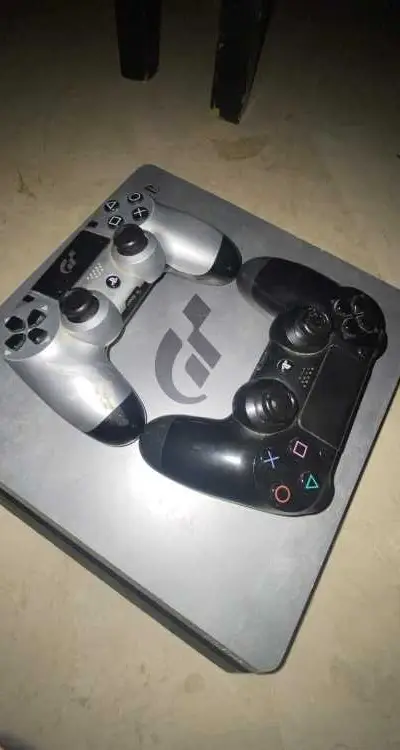 PS4 SLIM GRAND TURISMO FC 26