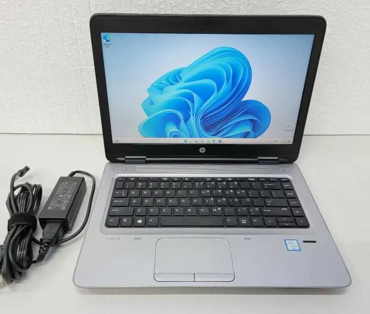 Hp i7 7eme ram 8 disc 256 ssd batterie5h