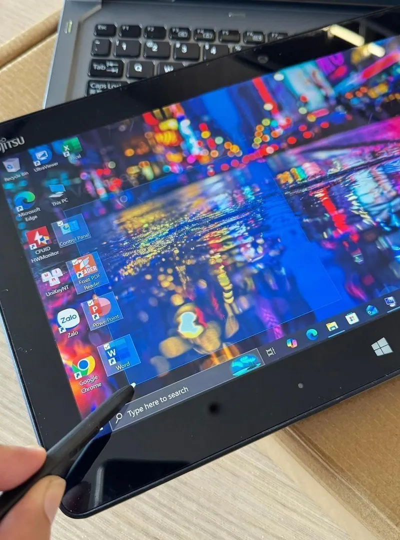 PC et tablette tactile RAM 8 disque 256 SSD CRT SIM