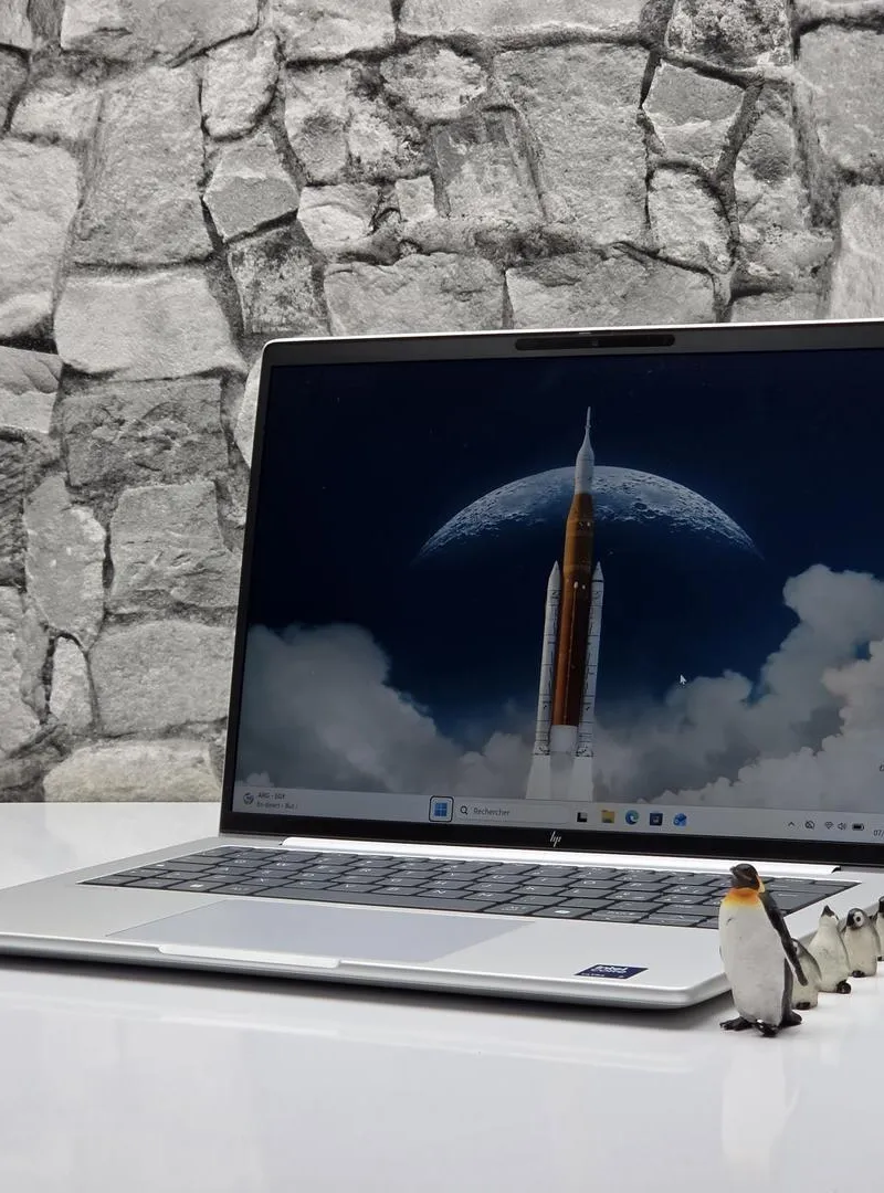 HP EliteBook 8 G1i 14 AI / Ultra 7 255H