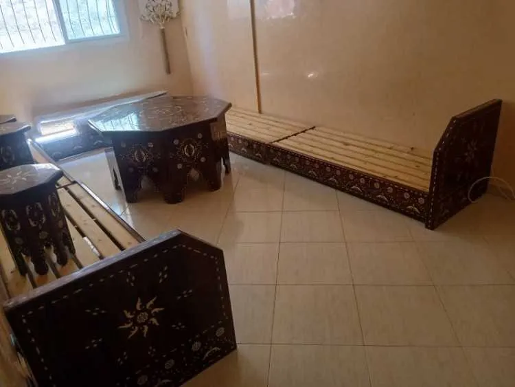 salon marocain ( meuble en bois)