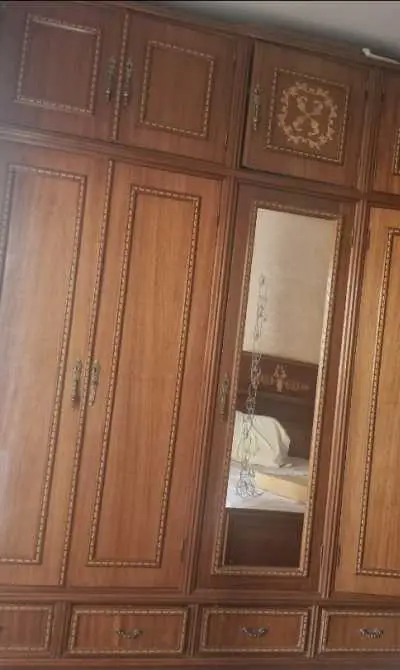 Grande armoire en bois Iroko _ très spacieuse