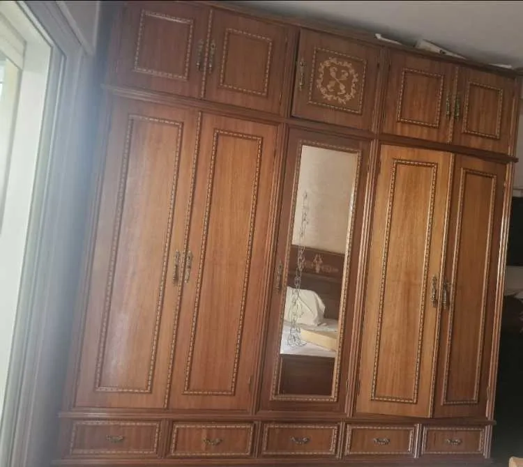 Grande armoire en bois Iroko _ très spacieuse