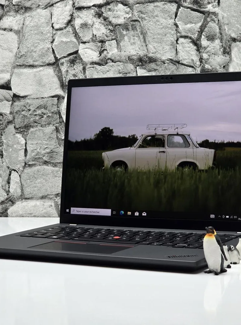 LENOVO Thinkpad T14s Gen4 / Ryzen 7 7840U / 32 Go