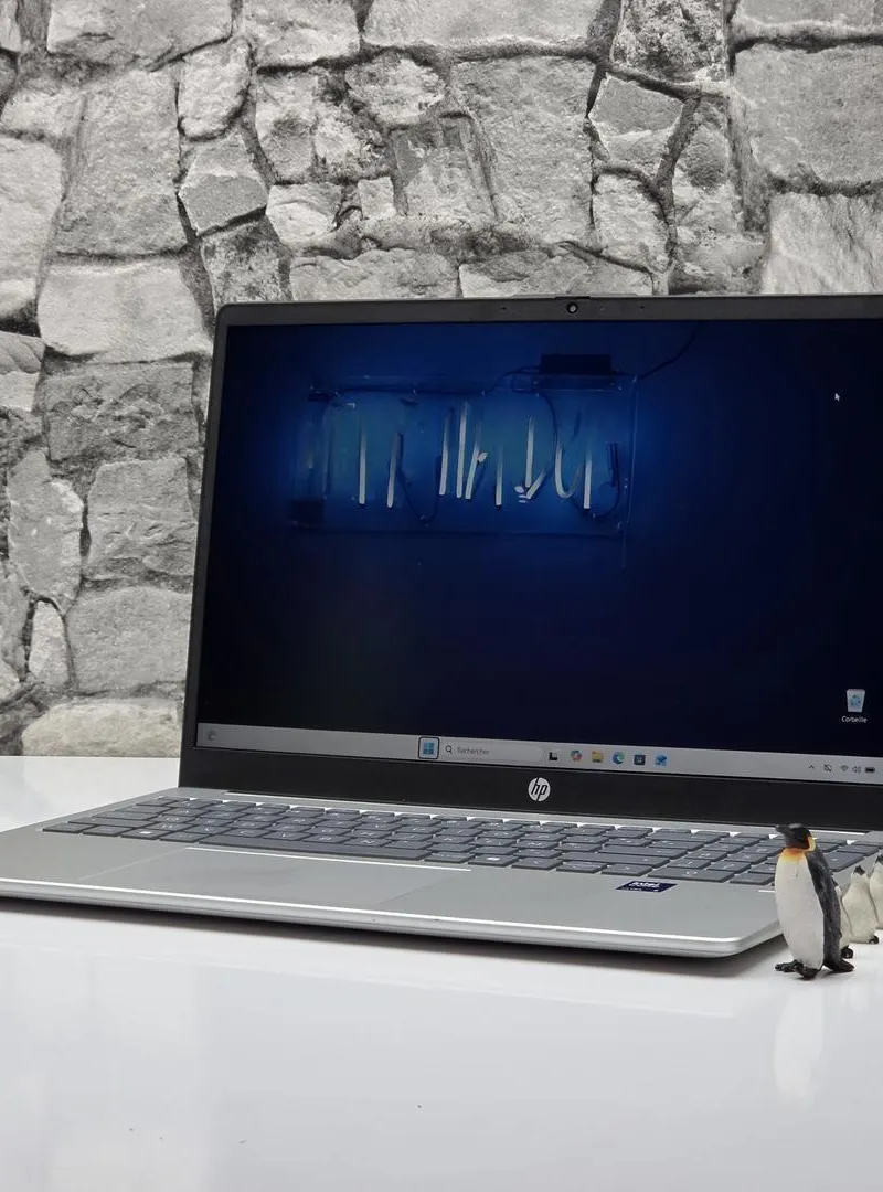HP Laptop 15 / Ultra 5 155H / 24 Go RAM DDR5