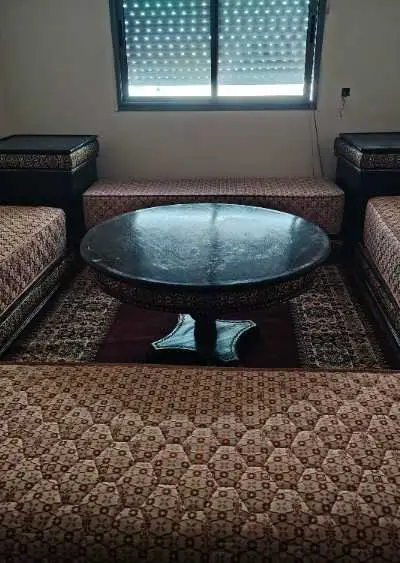 صالون منقوش يدويا