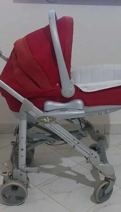 Poussette de marque pour bébé