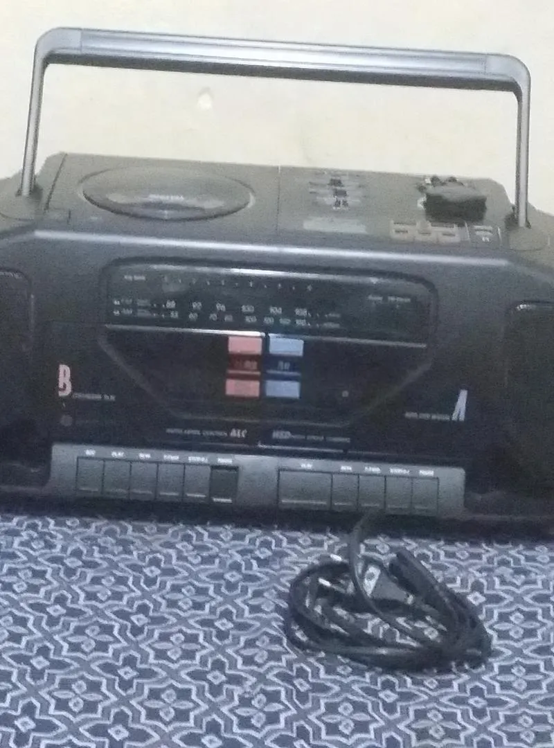 Double cassette radio
