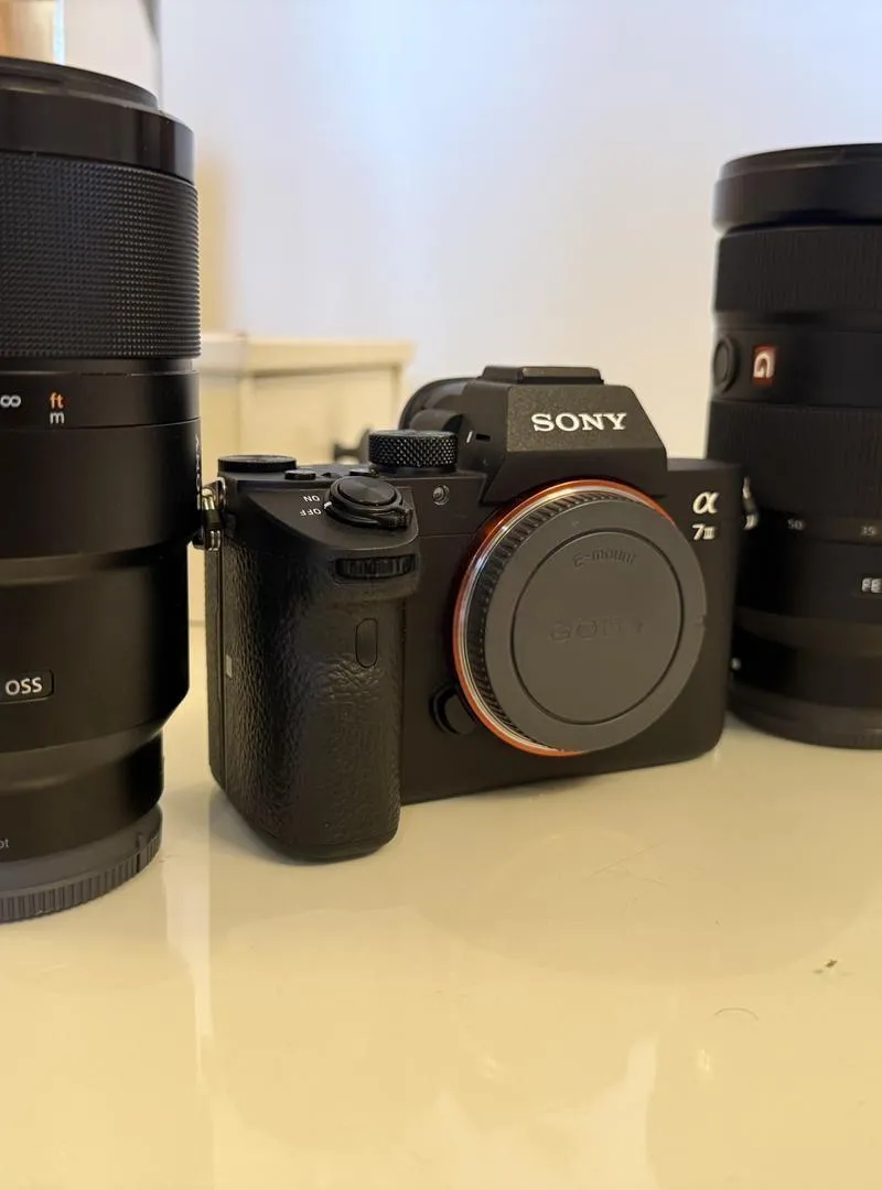 Pack Sony A7 III 3300 déclenchements, 24-70 GM, 90 Macro