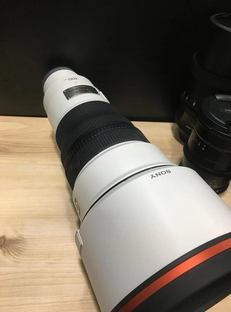 Téléobjectif Sony FE 300mm F2.8 GM etat Neuf