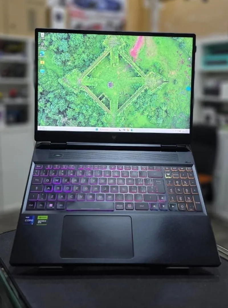 Acer Predator Helios i9 13900HX RTX 4070 QHD