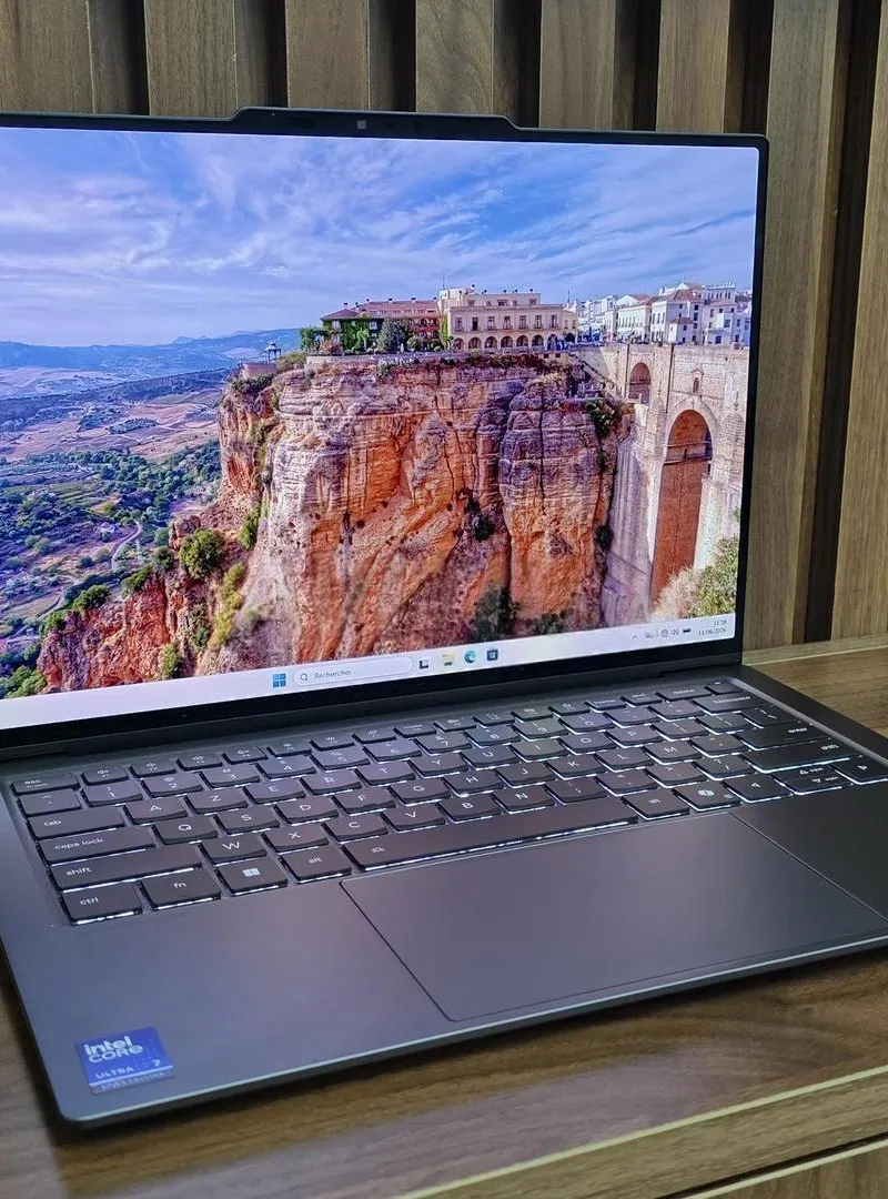 Lenovo Thinkpad X9 U7 32GB 1TB OLED Tactile
