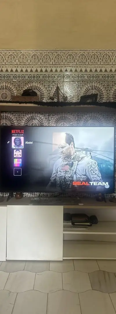 Meuble TV moderne en excellent état