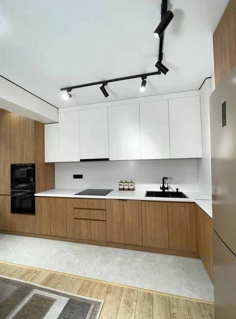Cuisine Latte bois Moderne