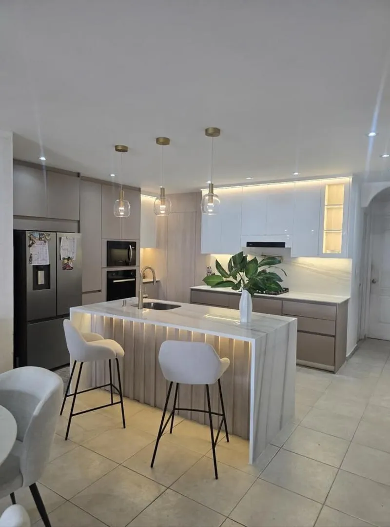 Cuisine Moderne avec Îlot central