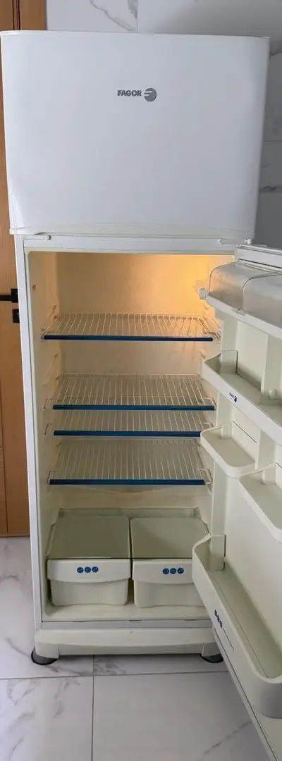 Réfrigérateur FAGOR à vendre