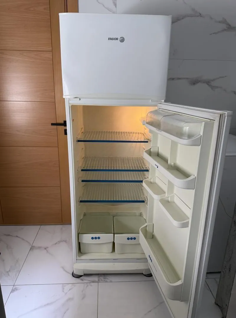 Réfrigérateur FAGOR à vendre