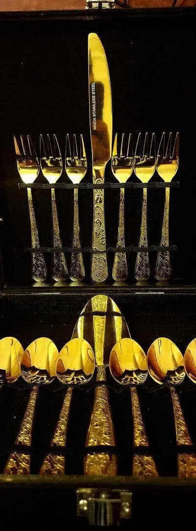 Service de 14 pièces pour gâteau