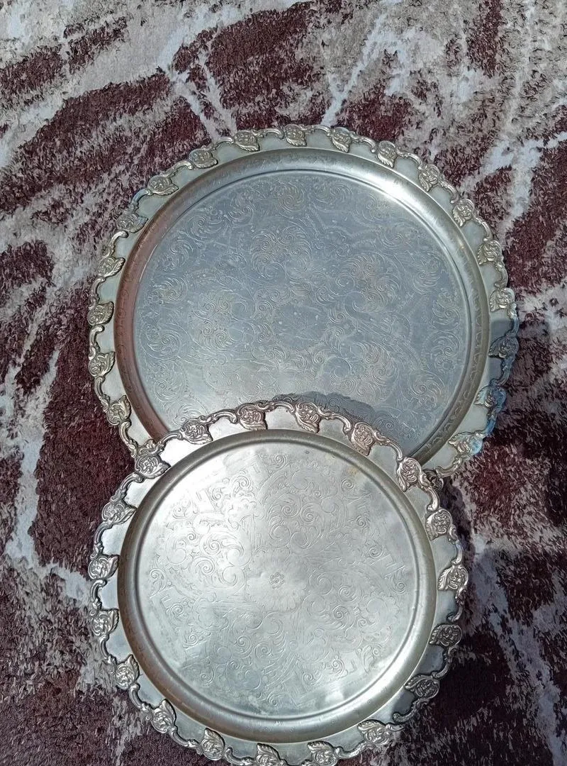 Plateaux en argent libre à vendre