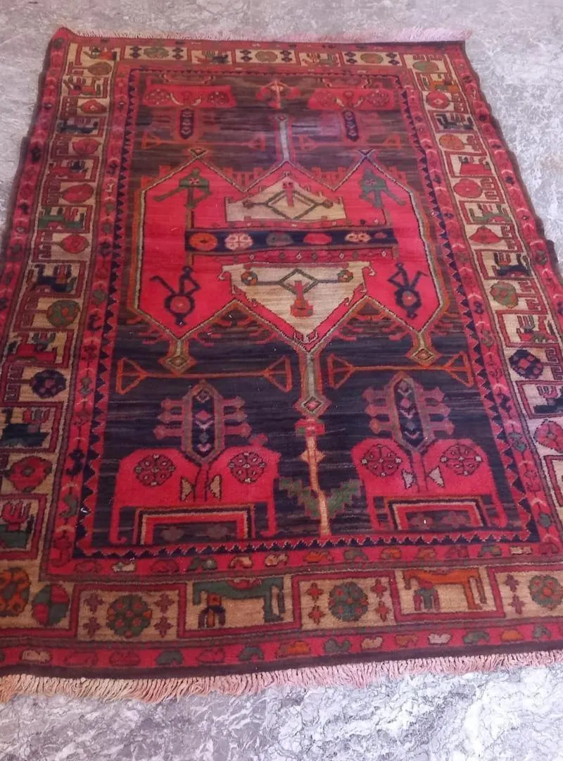 Tapis d'Orient en laine véritable 2.10cmx1.35cm