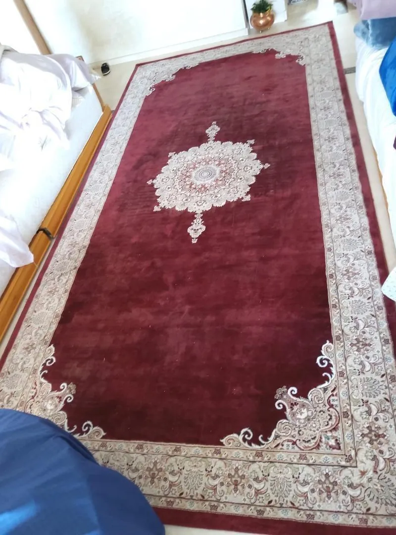 Tapis moderne en très bon état – Très peu utilisé