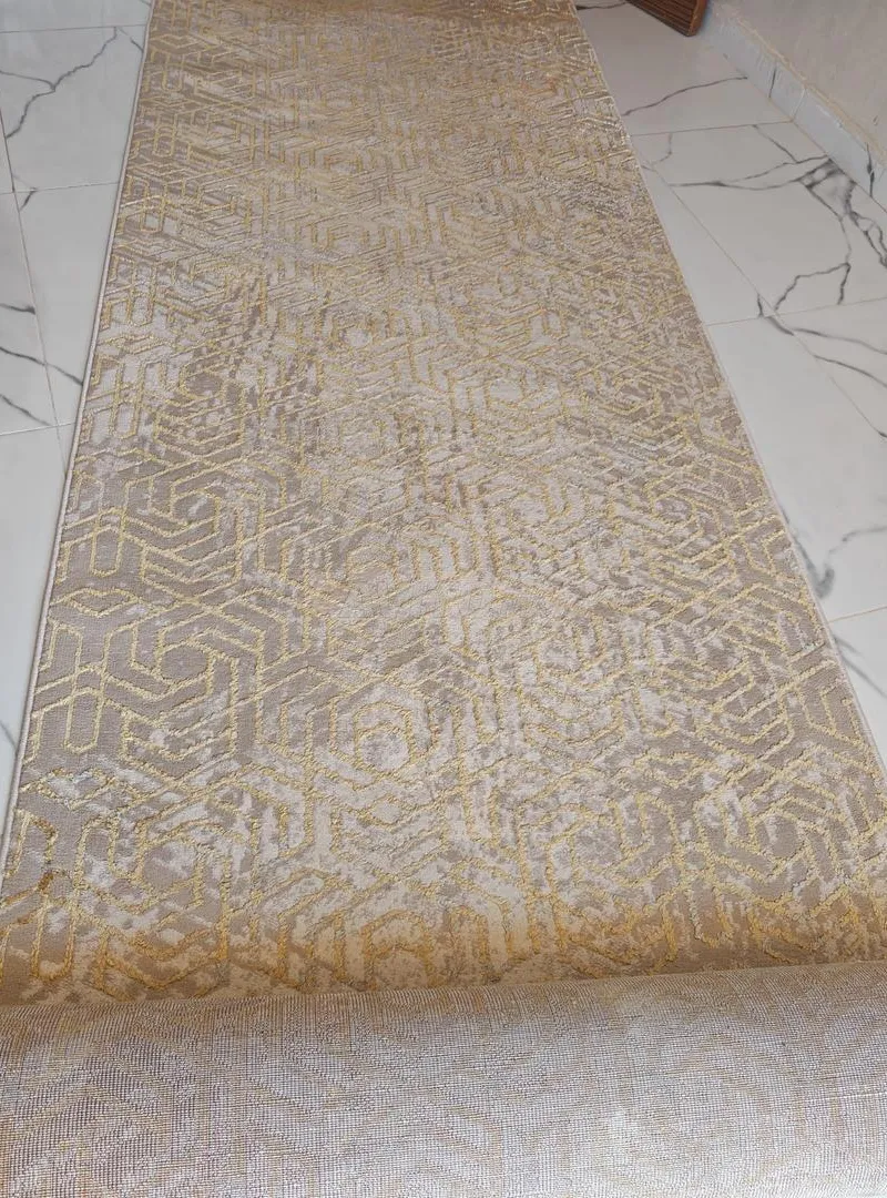 Tapis moquette en bon état Afficher plus Longueur 15.3
