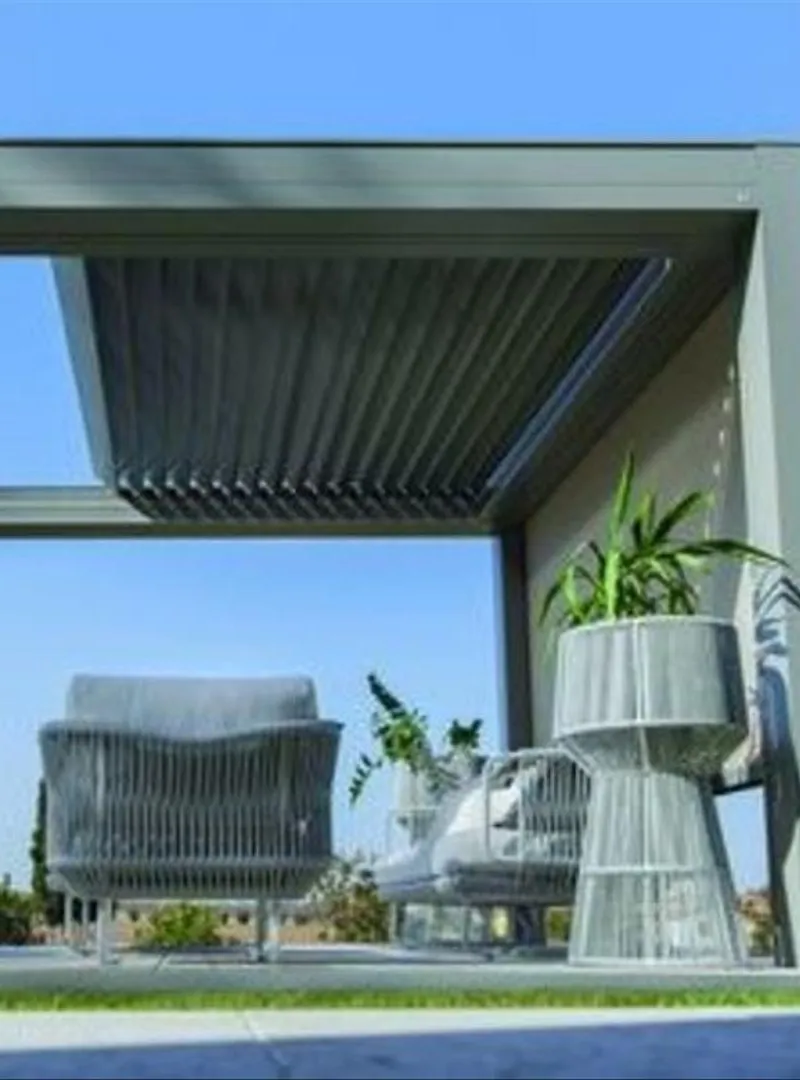Pergola bioclimatique rétractable