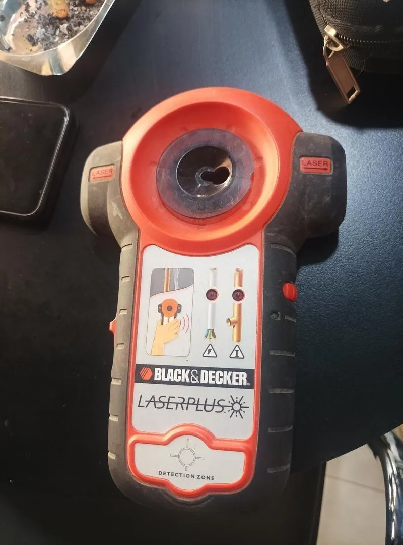 Détecteur Black and Decker
