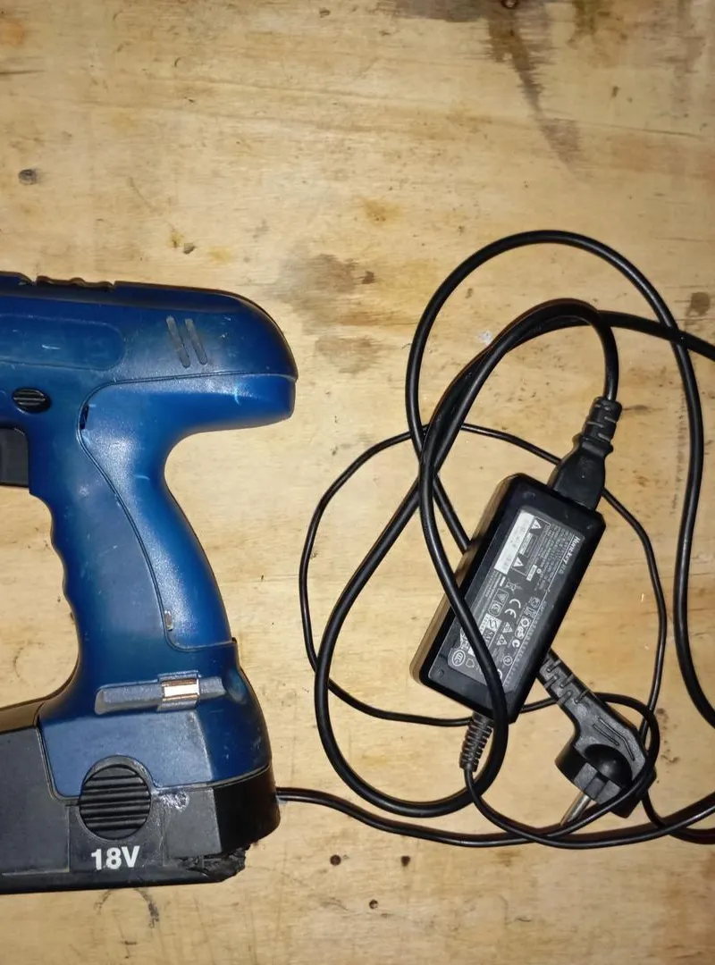 Visseuse 18V fonctionnant par câble