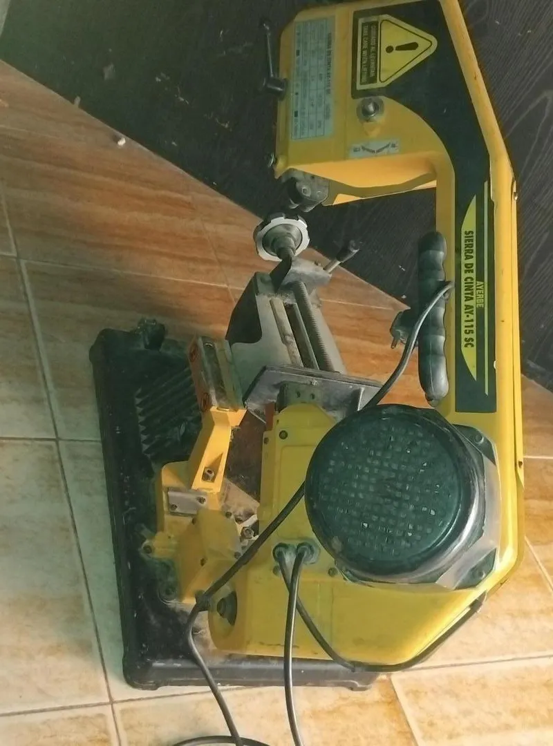 Machine à couper le fer marque espagnole