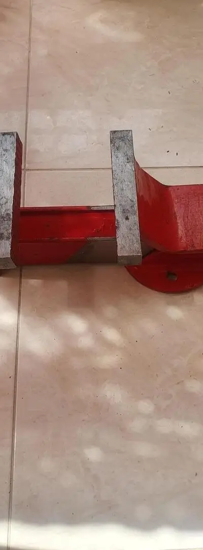 Étau à vendre