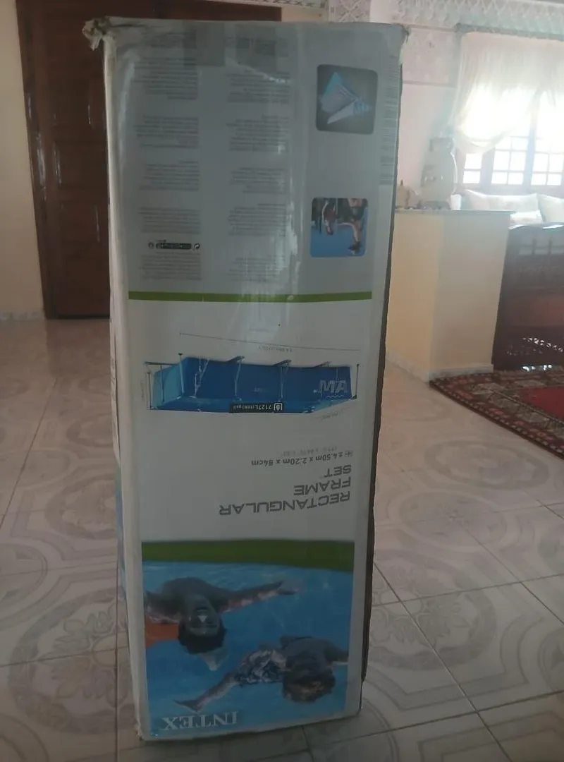 Piscine avec moteur 4.5m×2.2m