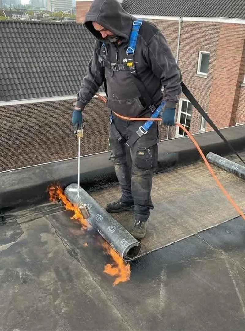 Pose de bitume anti-goutte, humidité et infiltration
