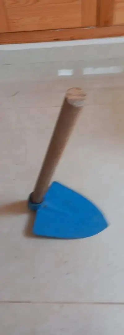 Outil de jardinage neuf importé