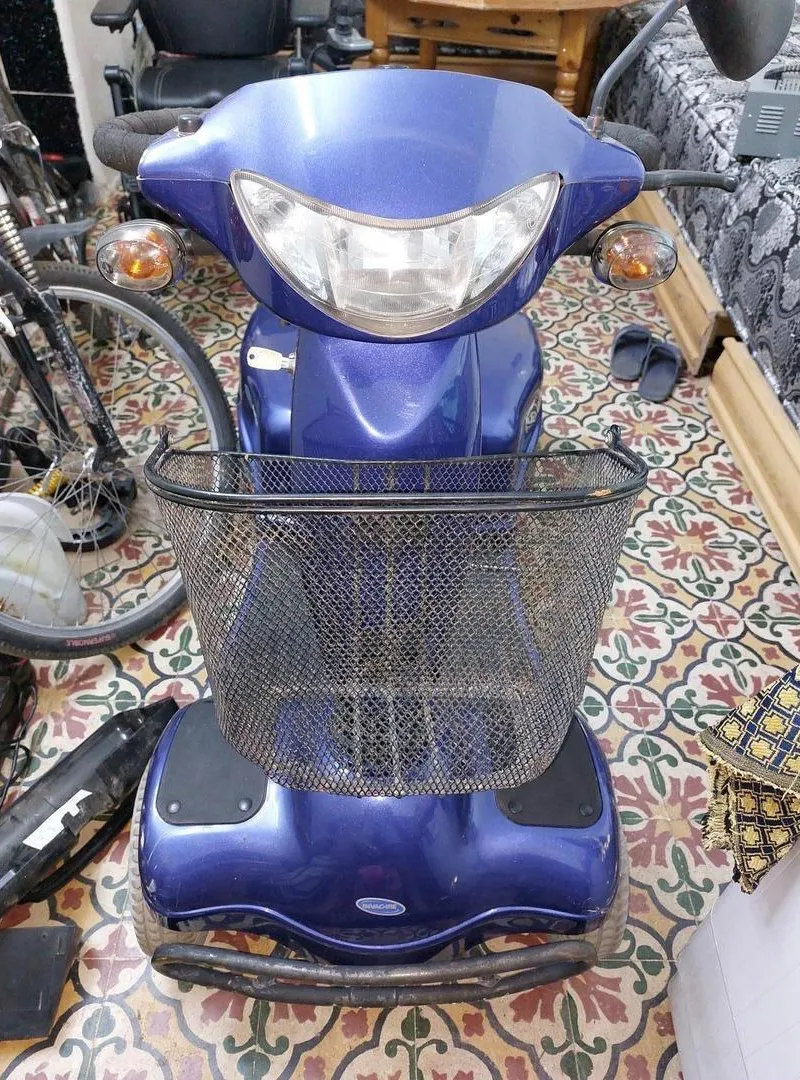 Fauteuil roulant électrique amélioré