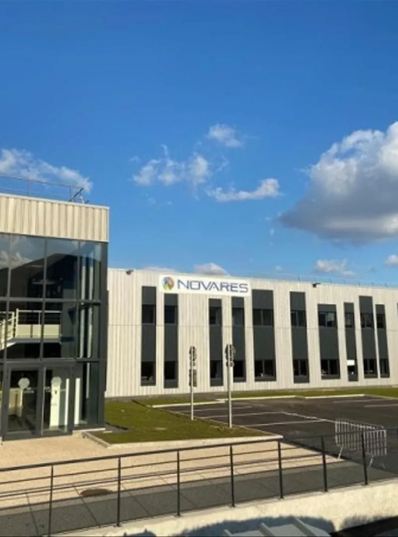 BÂTIMENTS INDUSTRIELS ENTREPÔT• SHOWROOMS