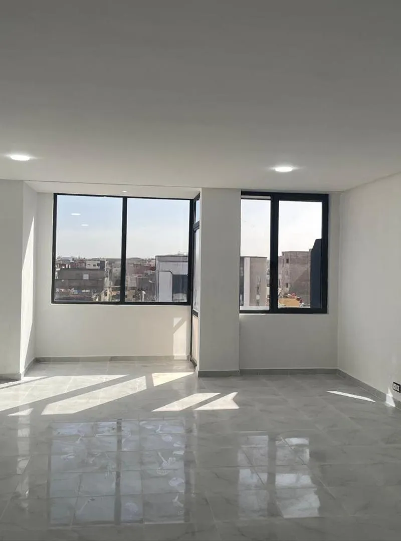 Plateaux de bureaux à vendre