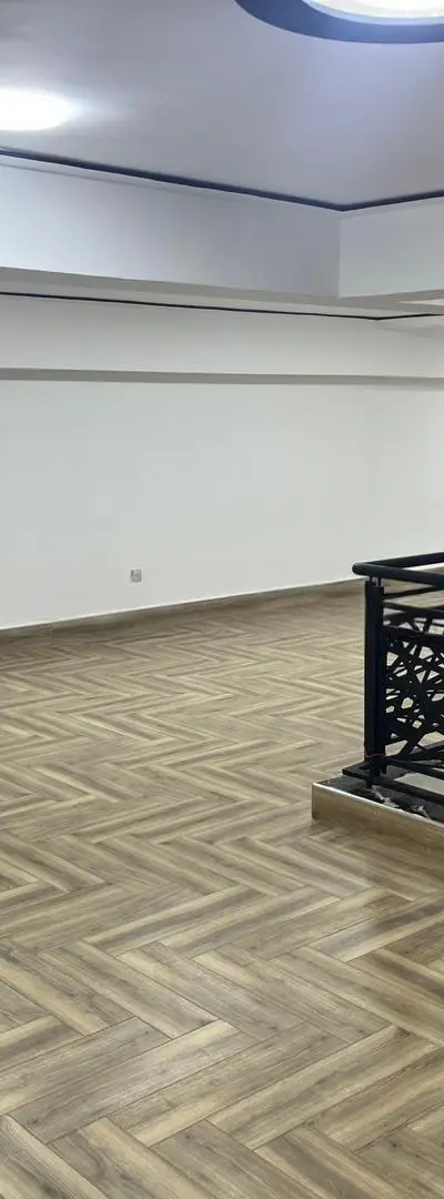 Local stratégique avec cave et mezzanine à Oujda