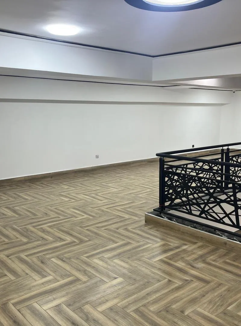 Local stratégique avec cave et mezzanine à Oujda